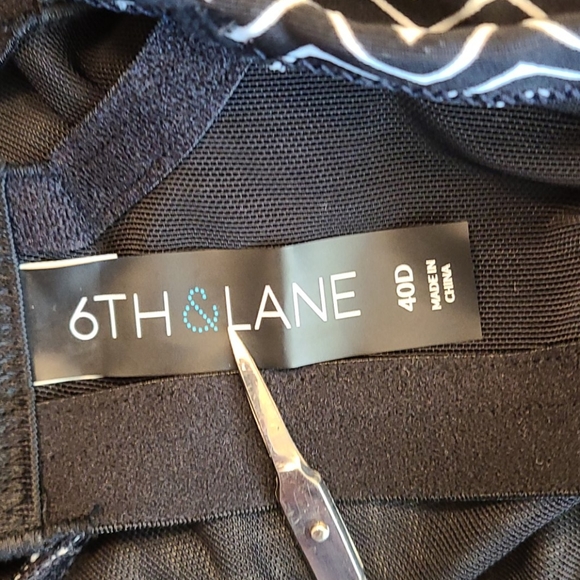 84. 6TH & LANE EUC swim bottom, black & white, high waist - Picture 11 of 12